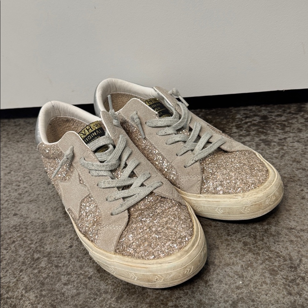 Vintage Havana sneakers. Silver sparkle size 8.5.